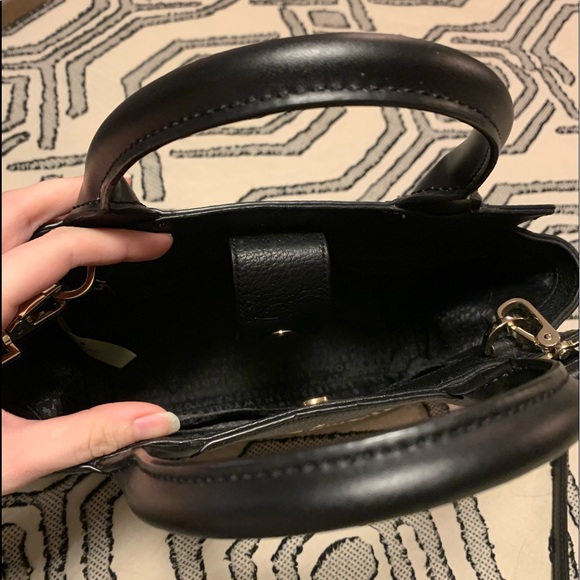 Kate Spade *RARE* Crossbody - Picture 2 of 3